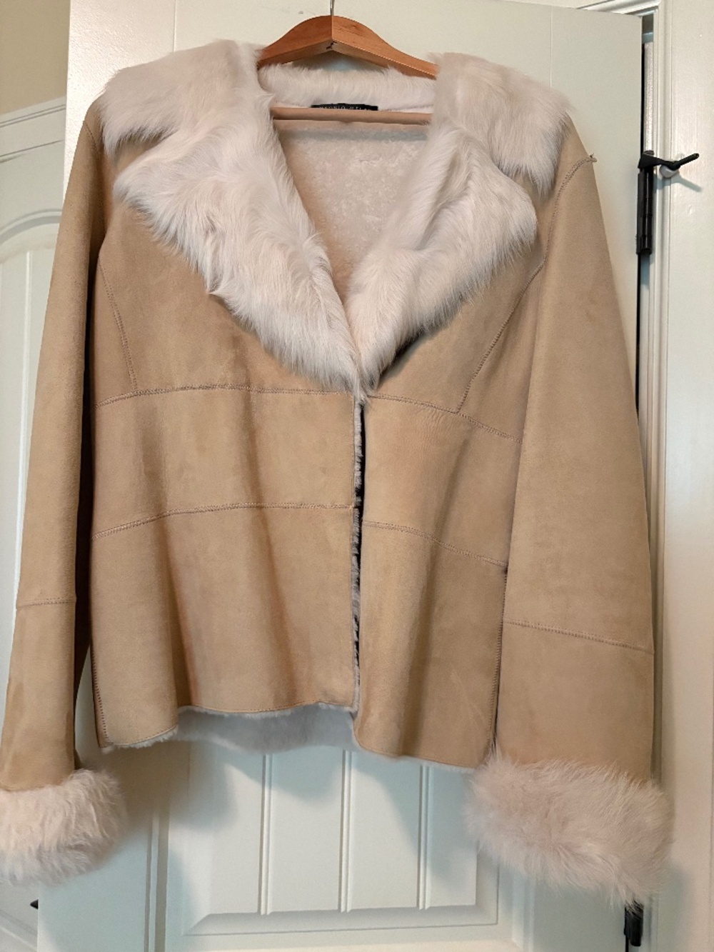 Women’s genuine shearling coat sz M
